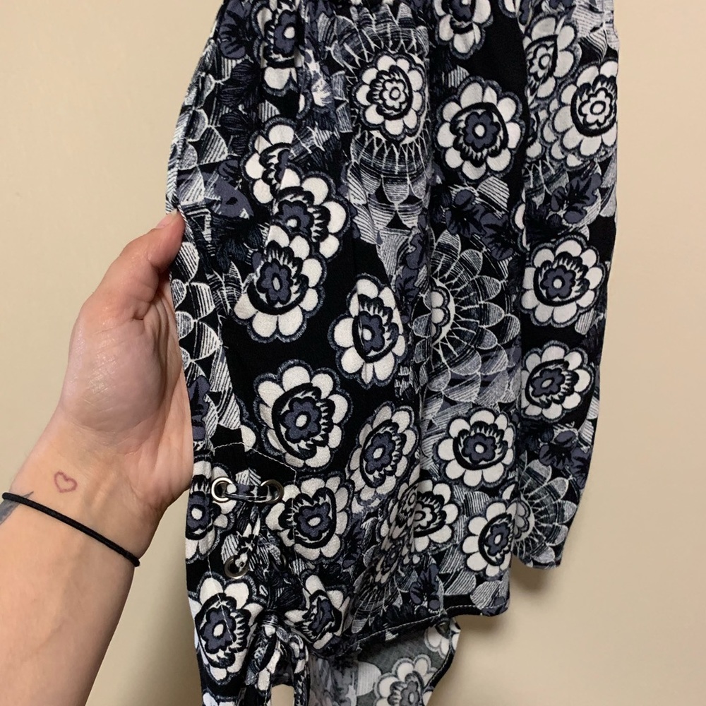 Romper - Picture 2 of 3